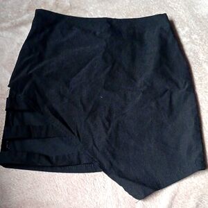 Chic Black Skirt